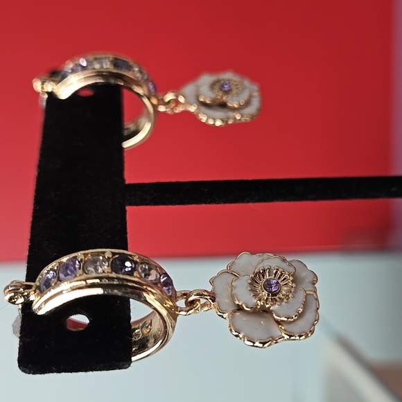 Guess Elegant Gold Tone Tan Enamel Purple Stones  Floral Hoop Earrings - Picture 14 of 16
